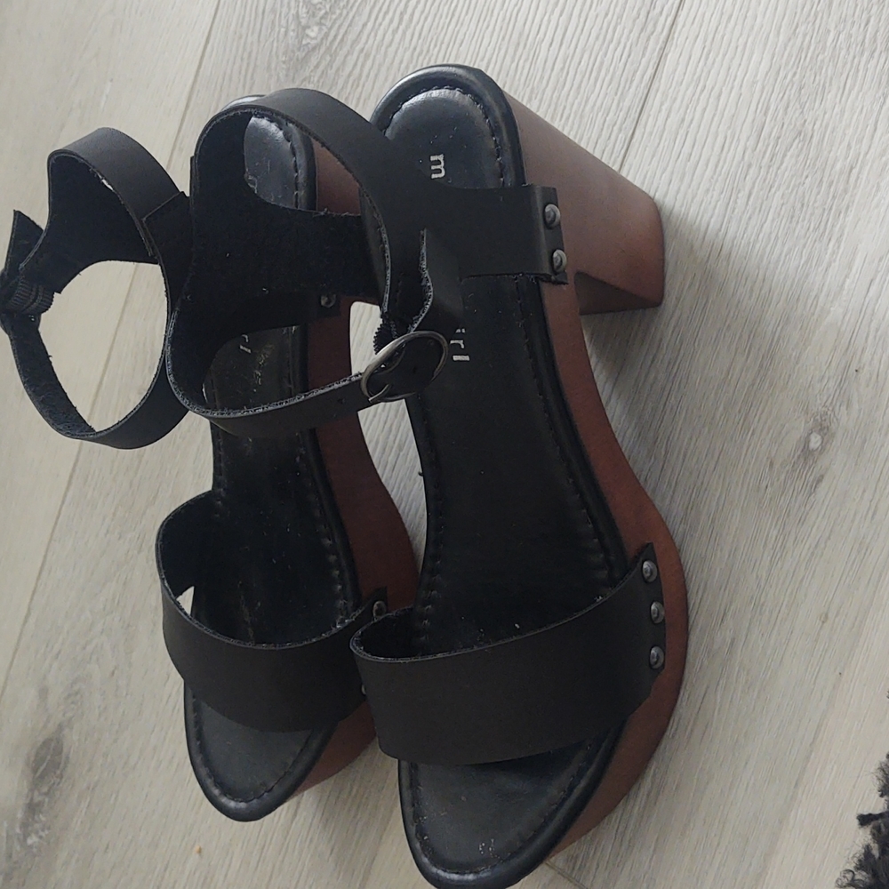 Women's black leather with chunky wood heels size 8